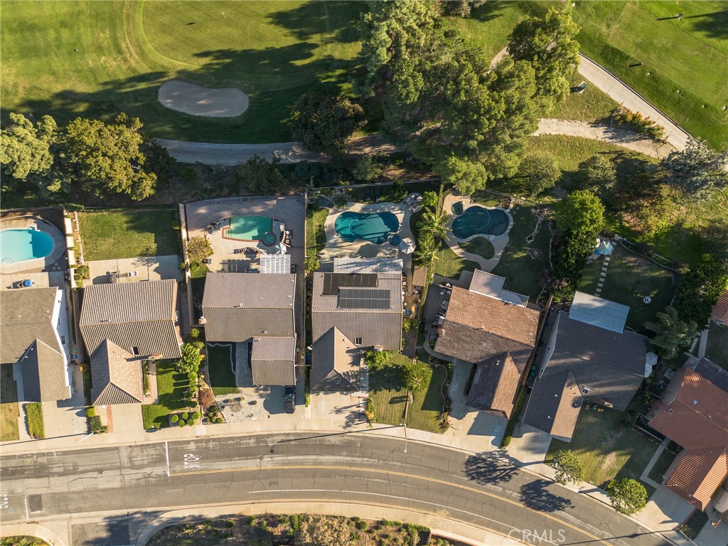 1372 Avenida Loma Vista