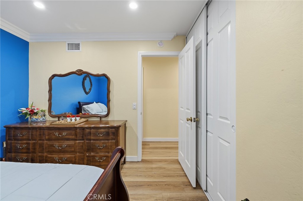 1372 Avenida Loma Vista