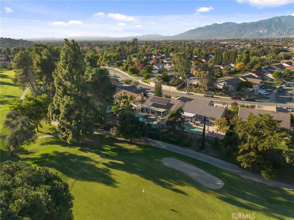 1372 Avenida Loma Vista