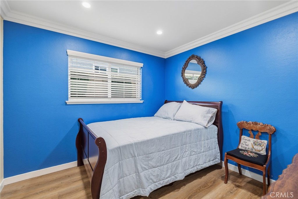 1372 Avenida Loma Vista