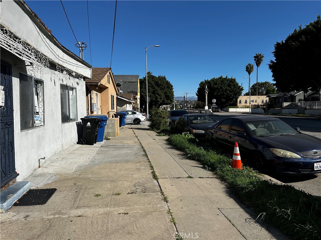 451 S Lorena