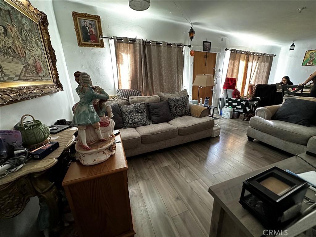 451 S Lorena