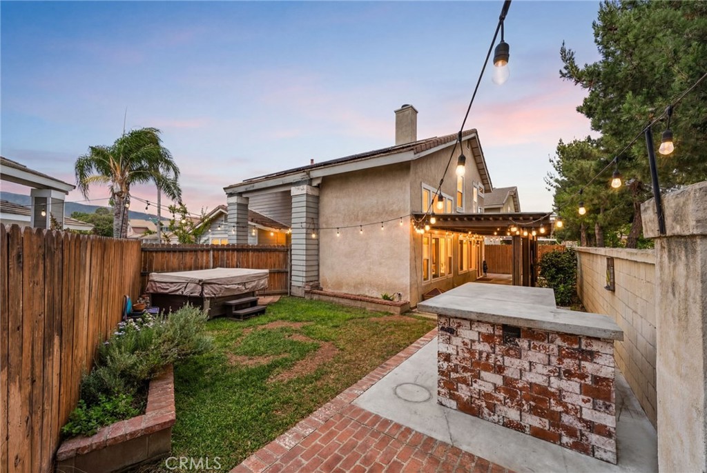 13707 Sunrise Street