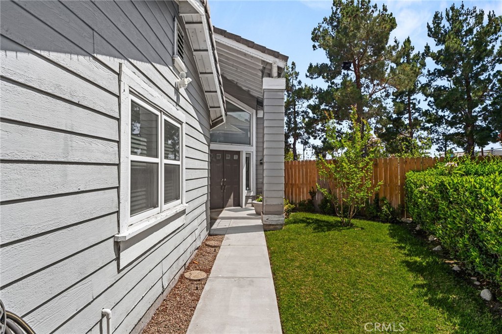 13707 Sunrise Street