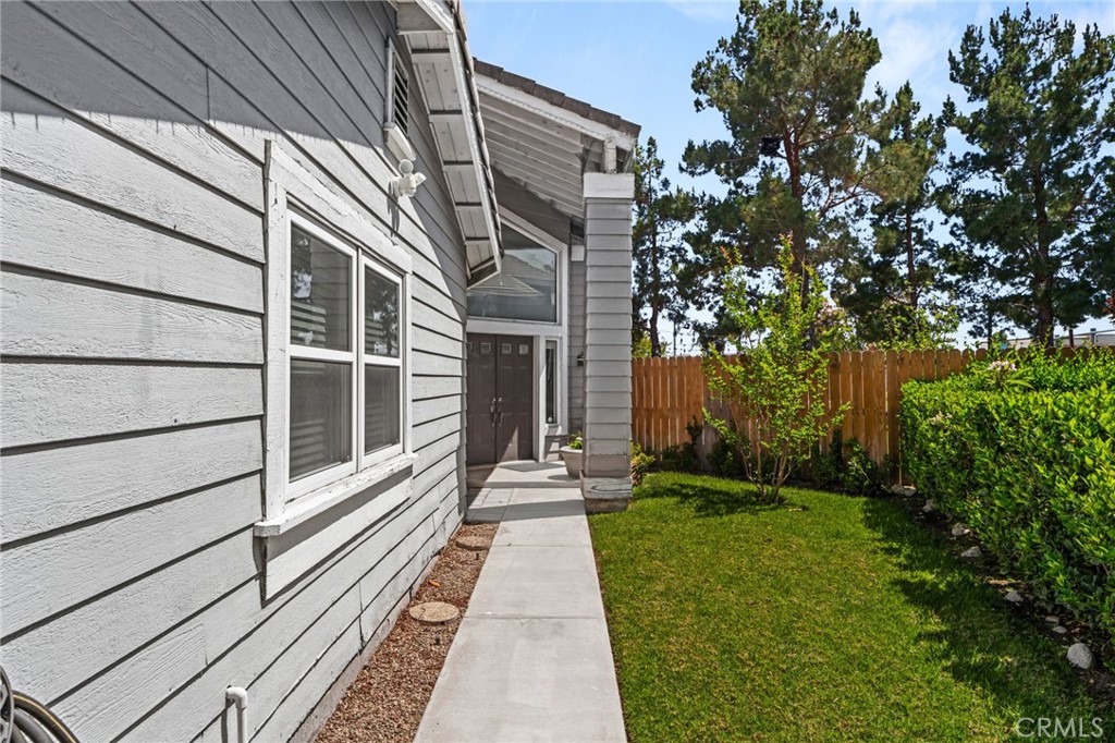 13707 Sunrise Street