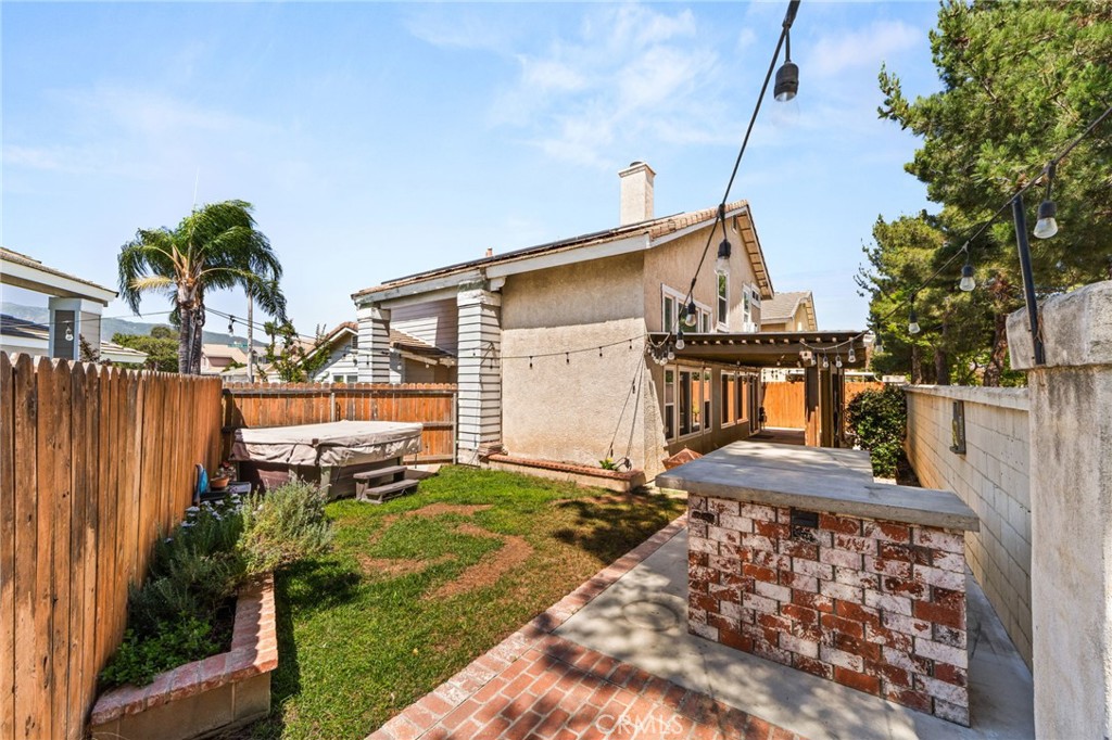 13707 Sunrise Street