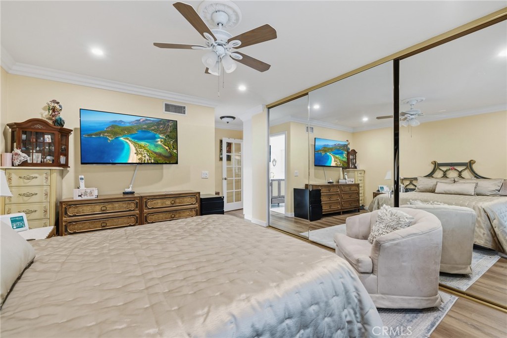 1372 Avenida Loma Vista