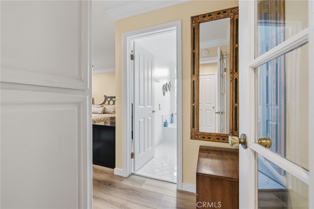 1372 Avenida Loma Vista