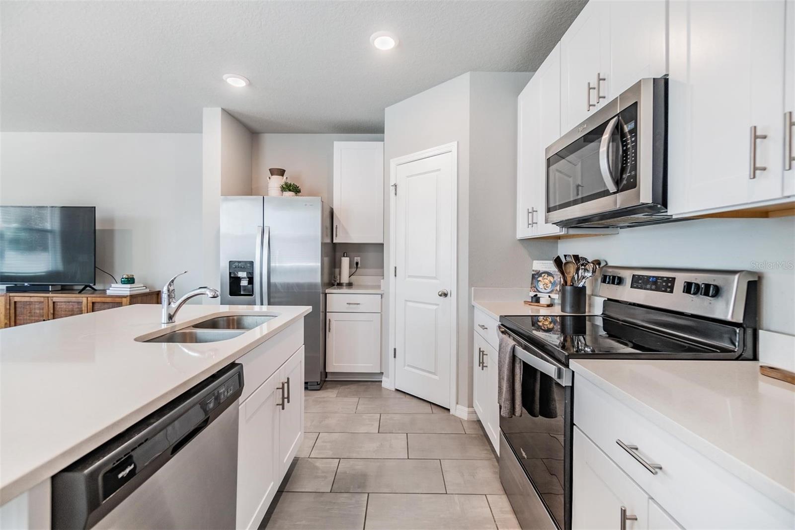 2710 CHESTNUT CREEK PL