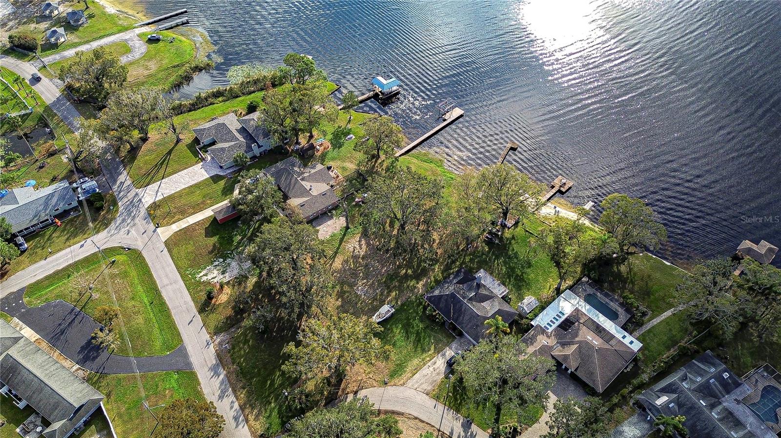 3207 LAKE PADGETT DR