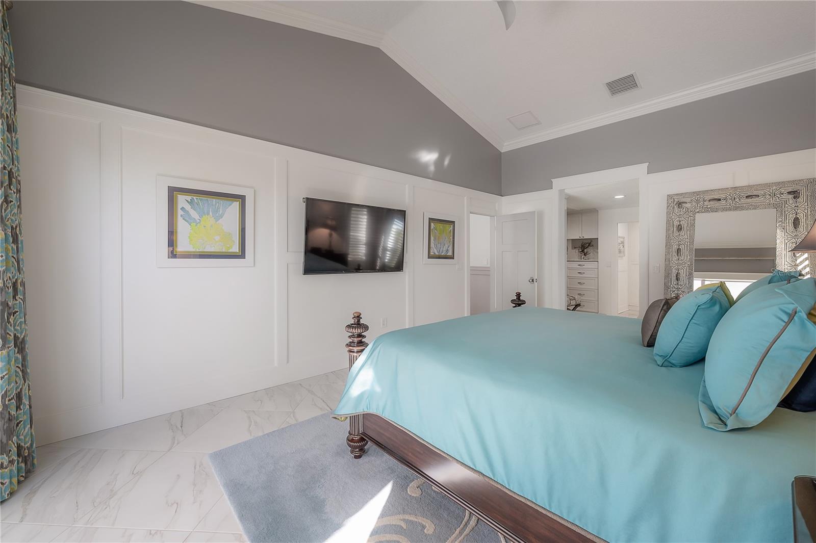 7704 LAKE CYPRESS DR