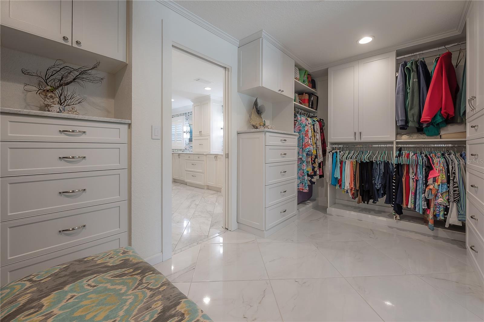 7704 LAKE CYPRESS DR