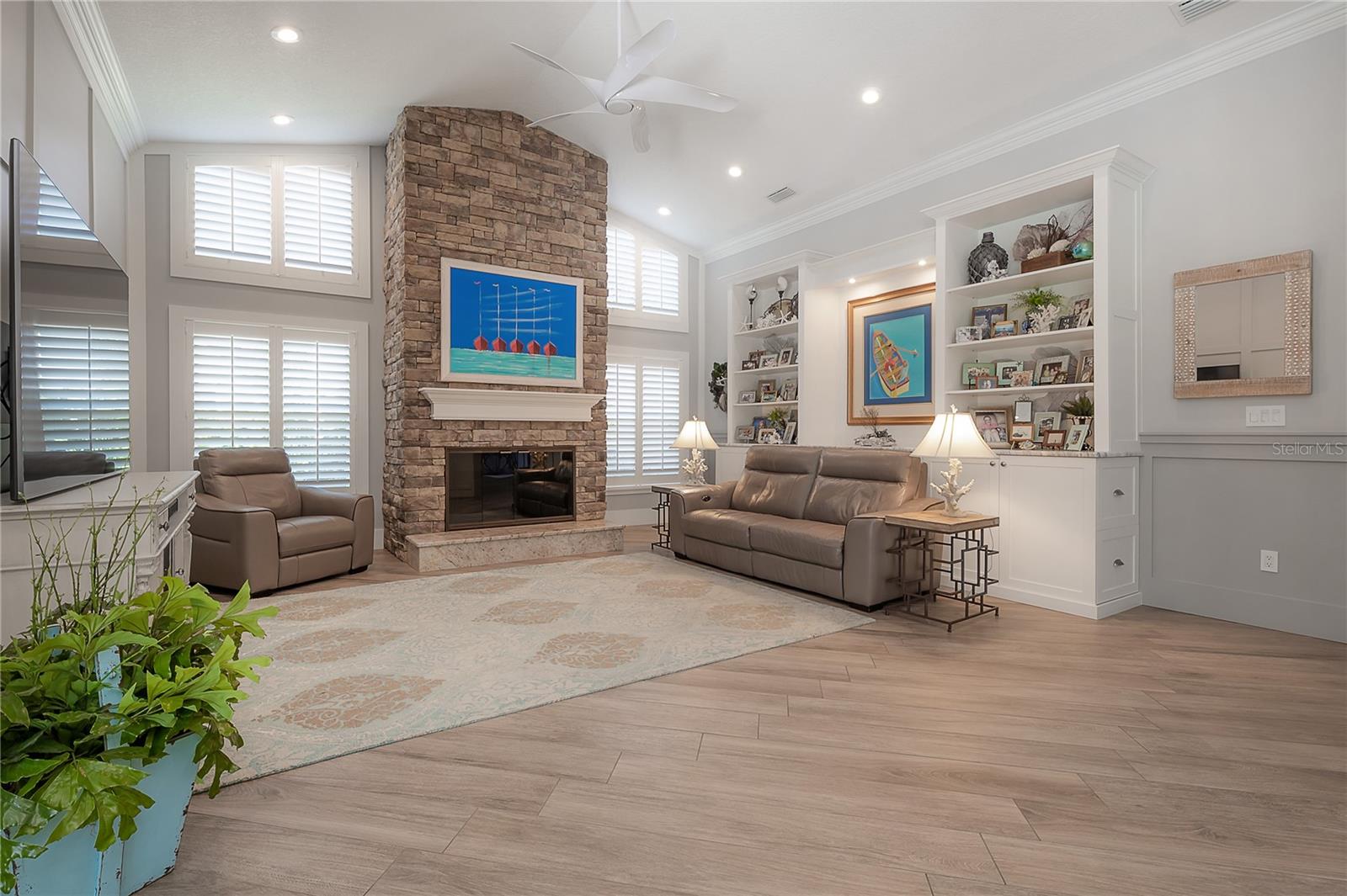 7704 LAKE CYPRESS DR