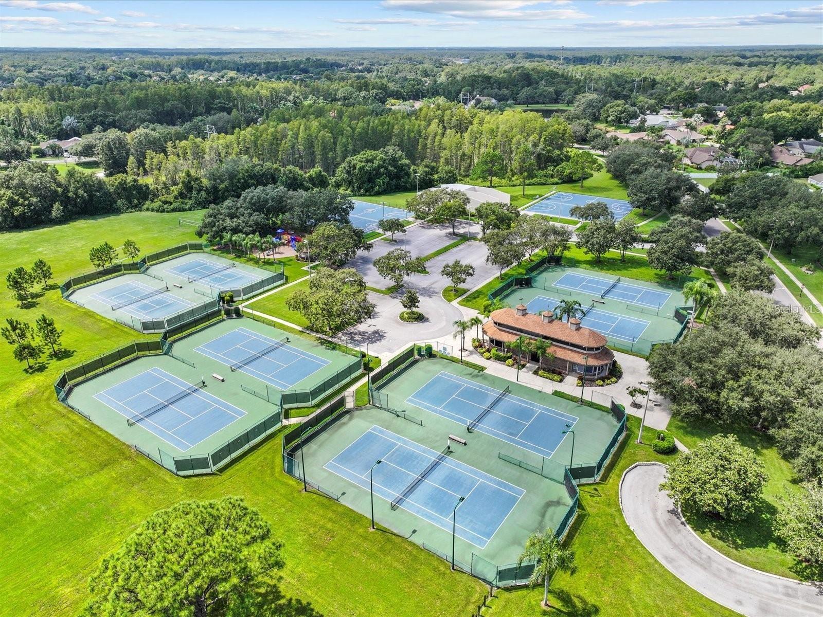 7704 LAKE CYPRESS DR