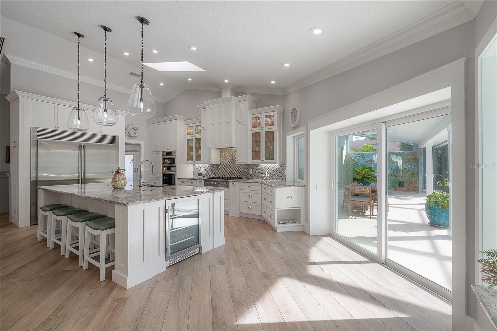 7704 LAKE CYPRESS DR