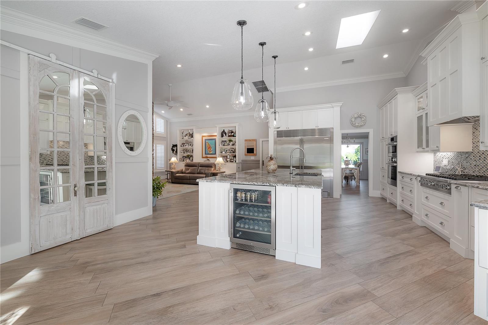 7704 LAKE CYPRESS DR