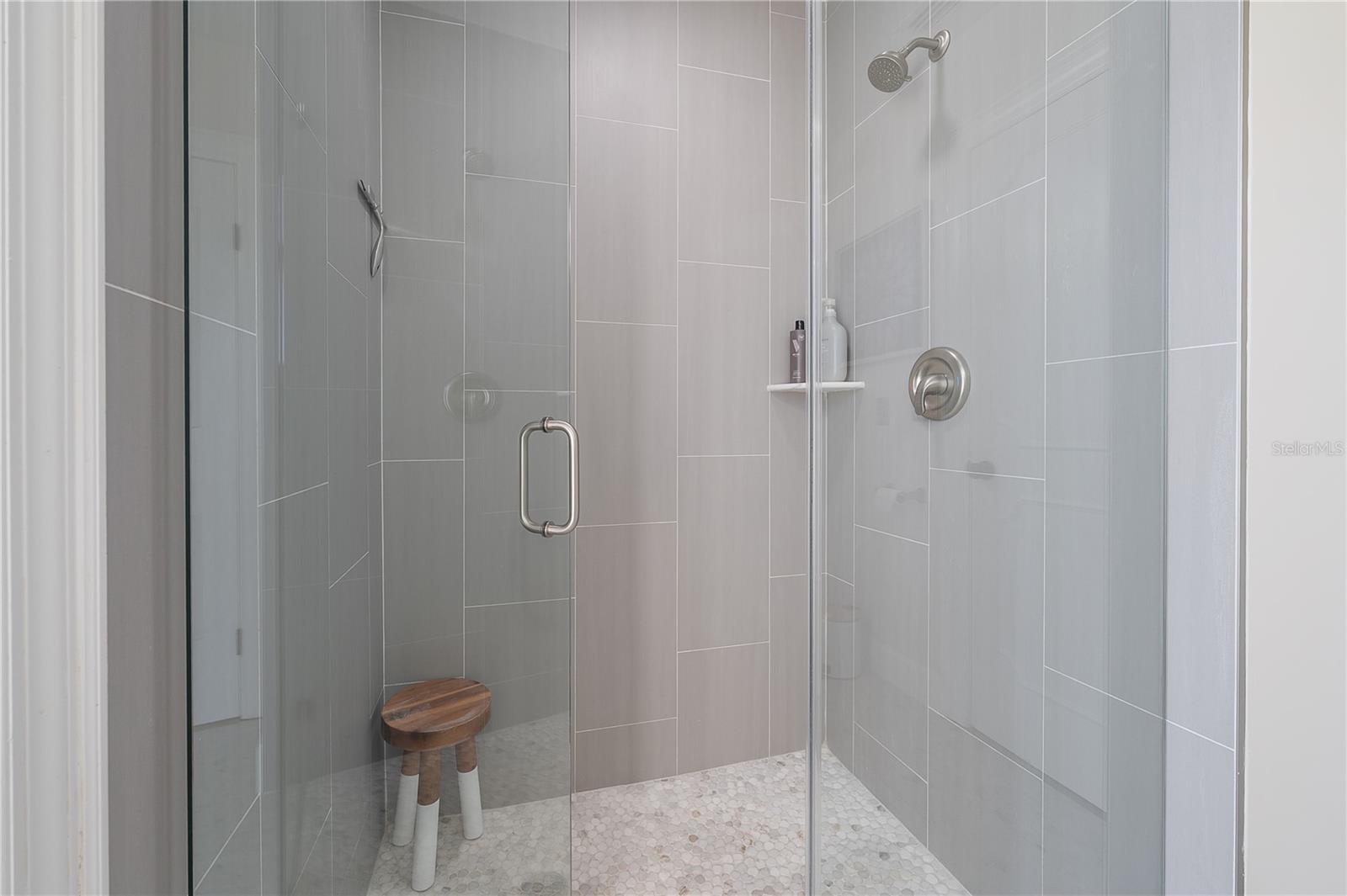 7922 SPRING VALLEY DR