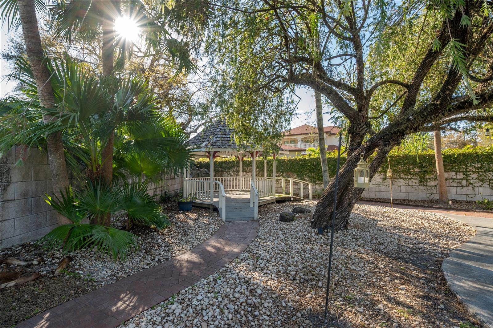 7922 SPRING VALLEY DR