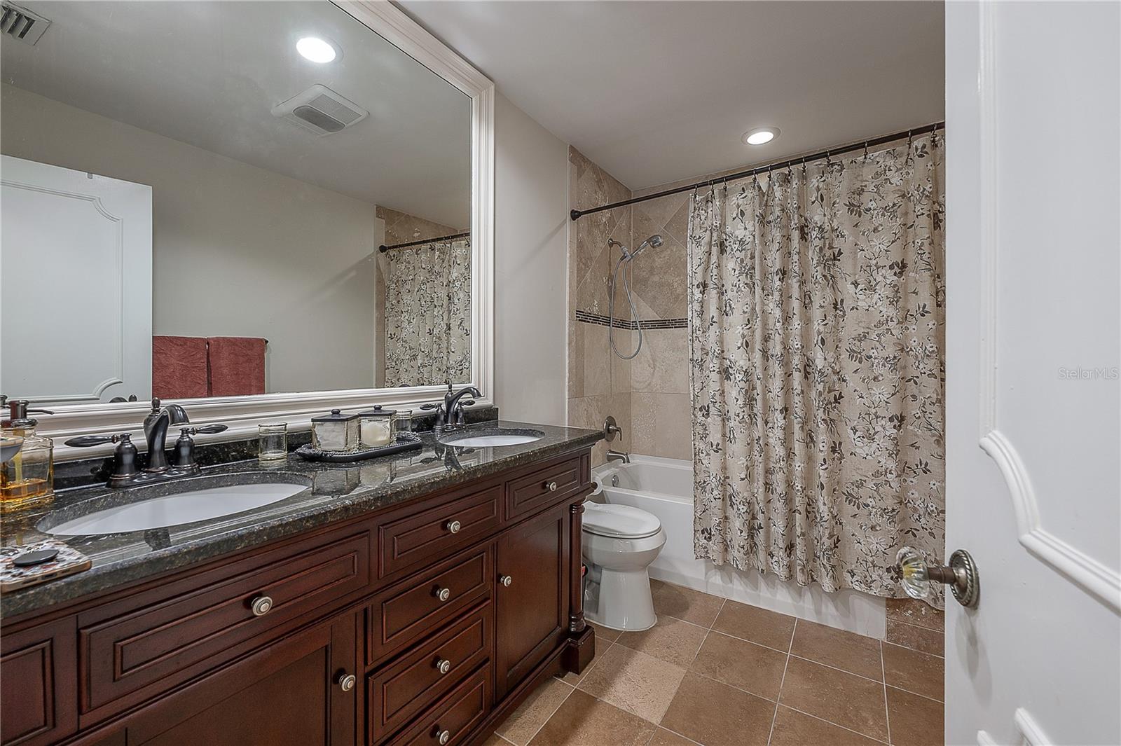 7922 SPRING VALLEY DR