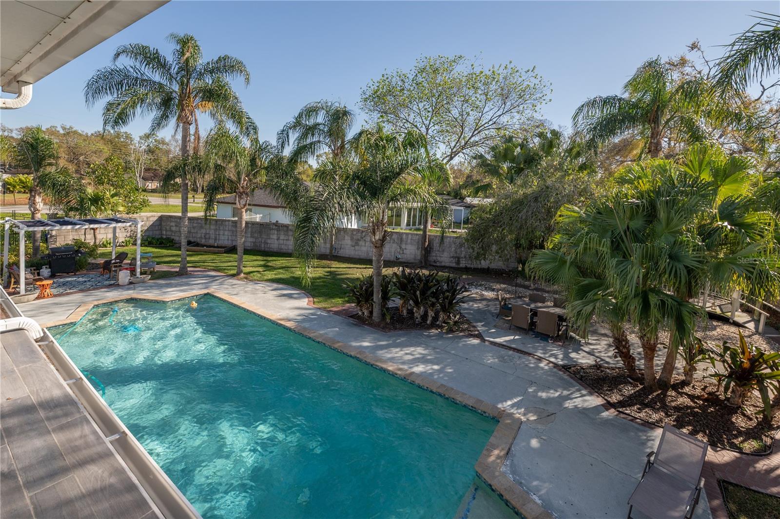 7922 SPRING VALLEY DR