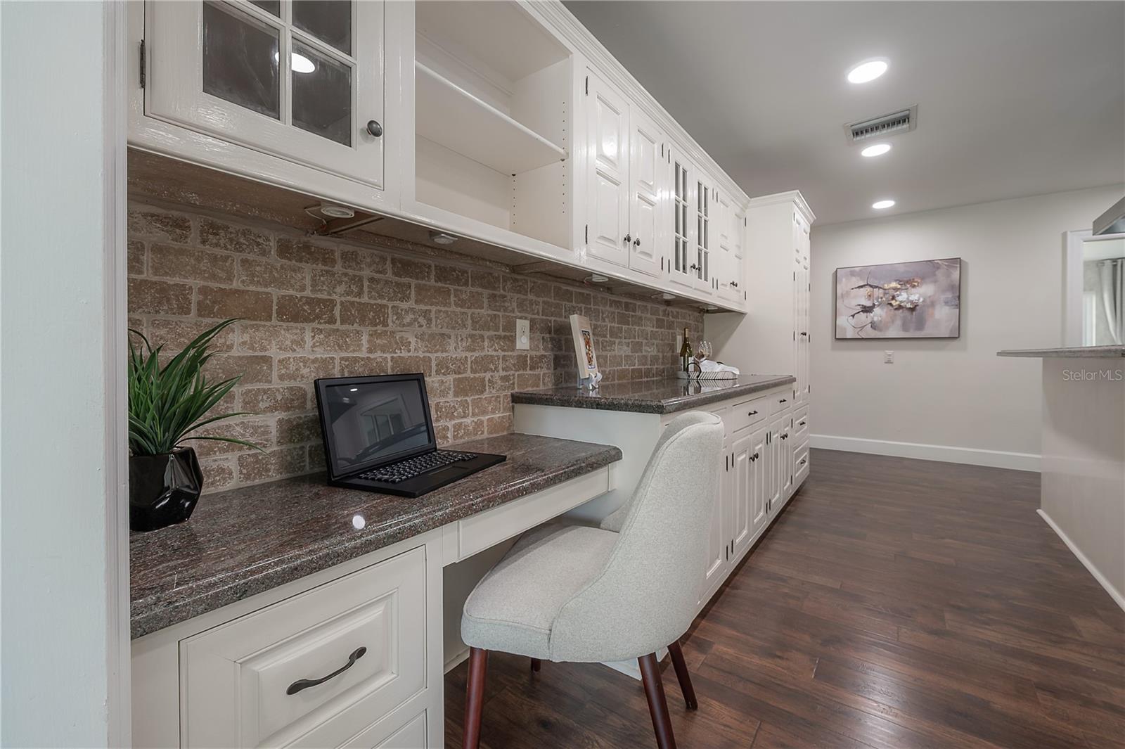 7922 SPRING VALLEY DR