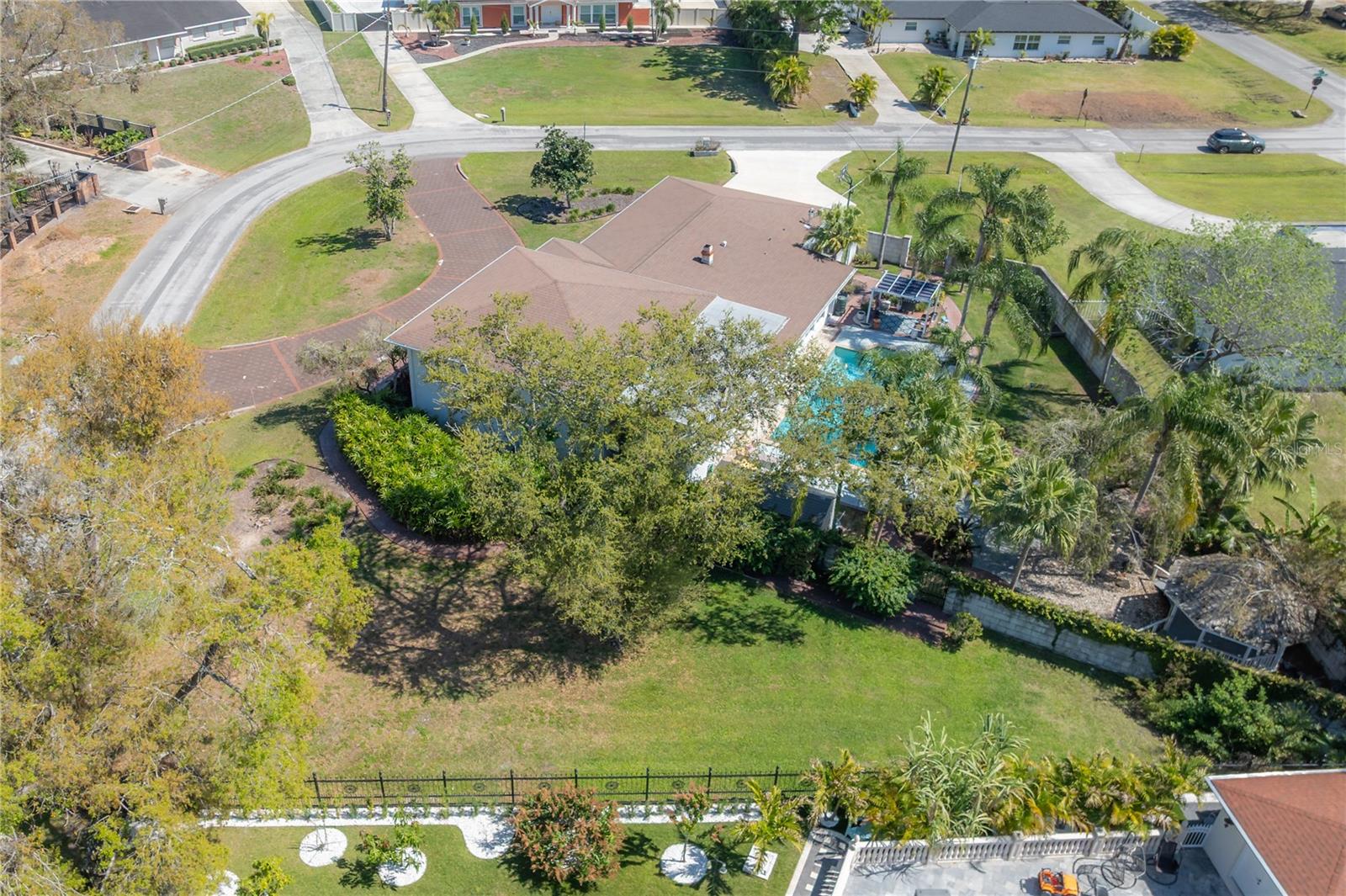 7922 SPRING VALLEY DR