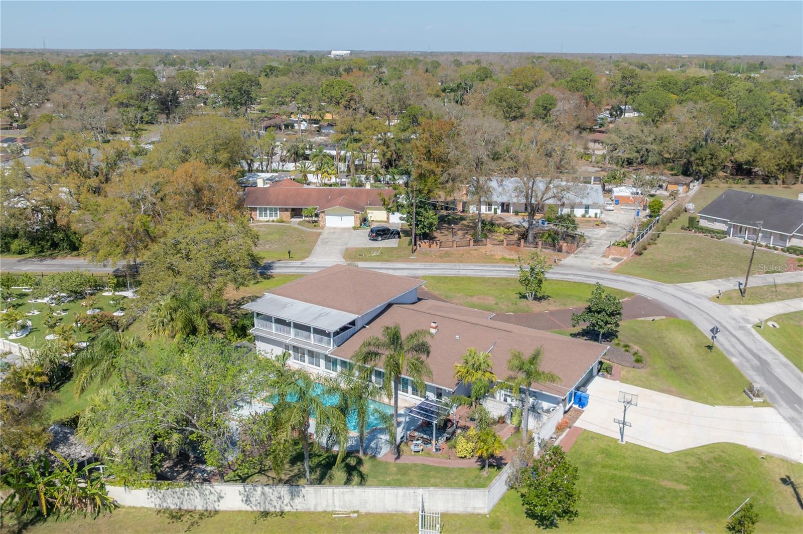 7922 SPRING VALLEY DR