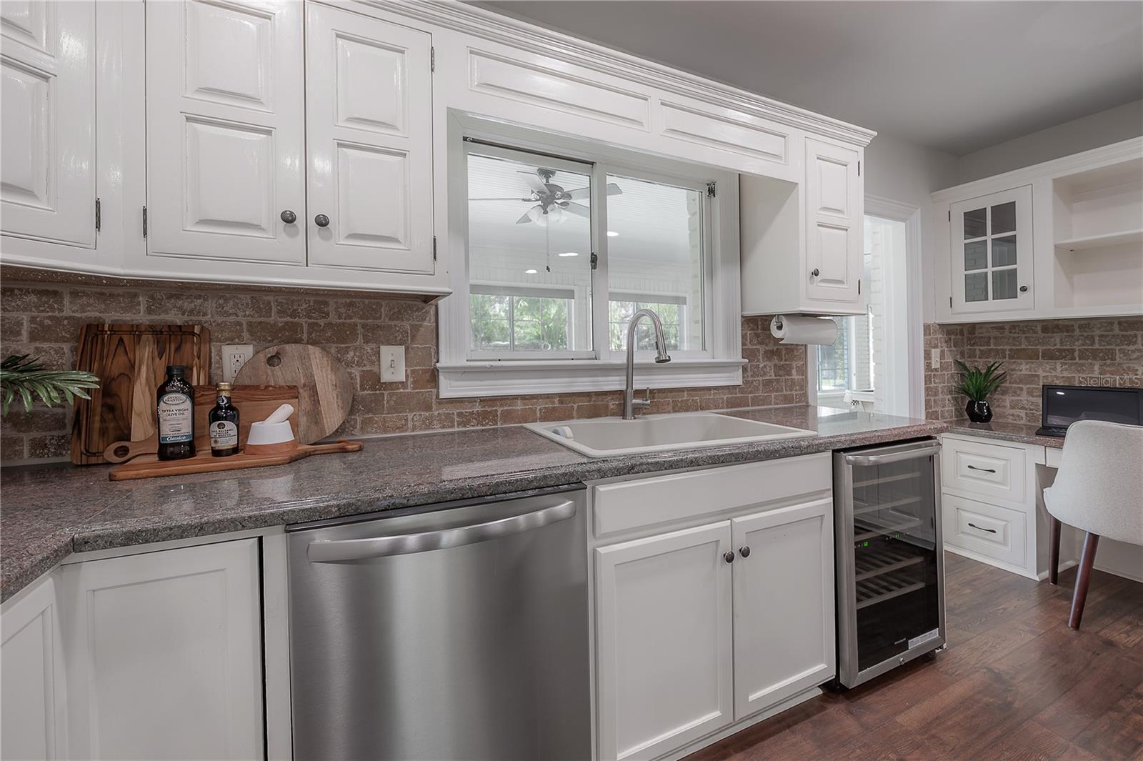 7922 SPRING VALLEY DR