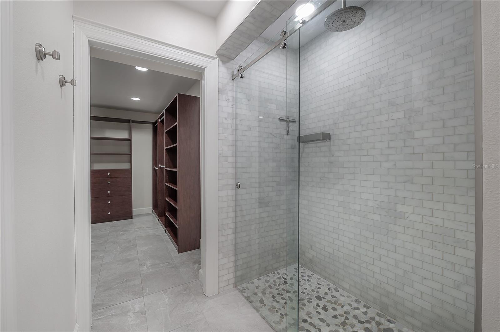 7922 SPRING VALLEY DR