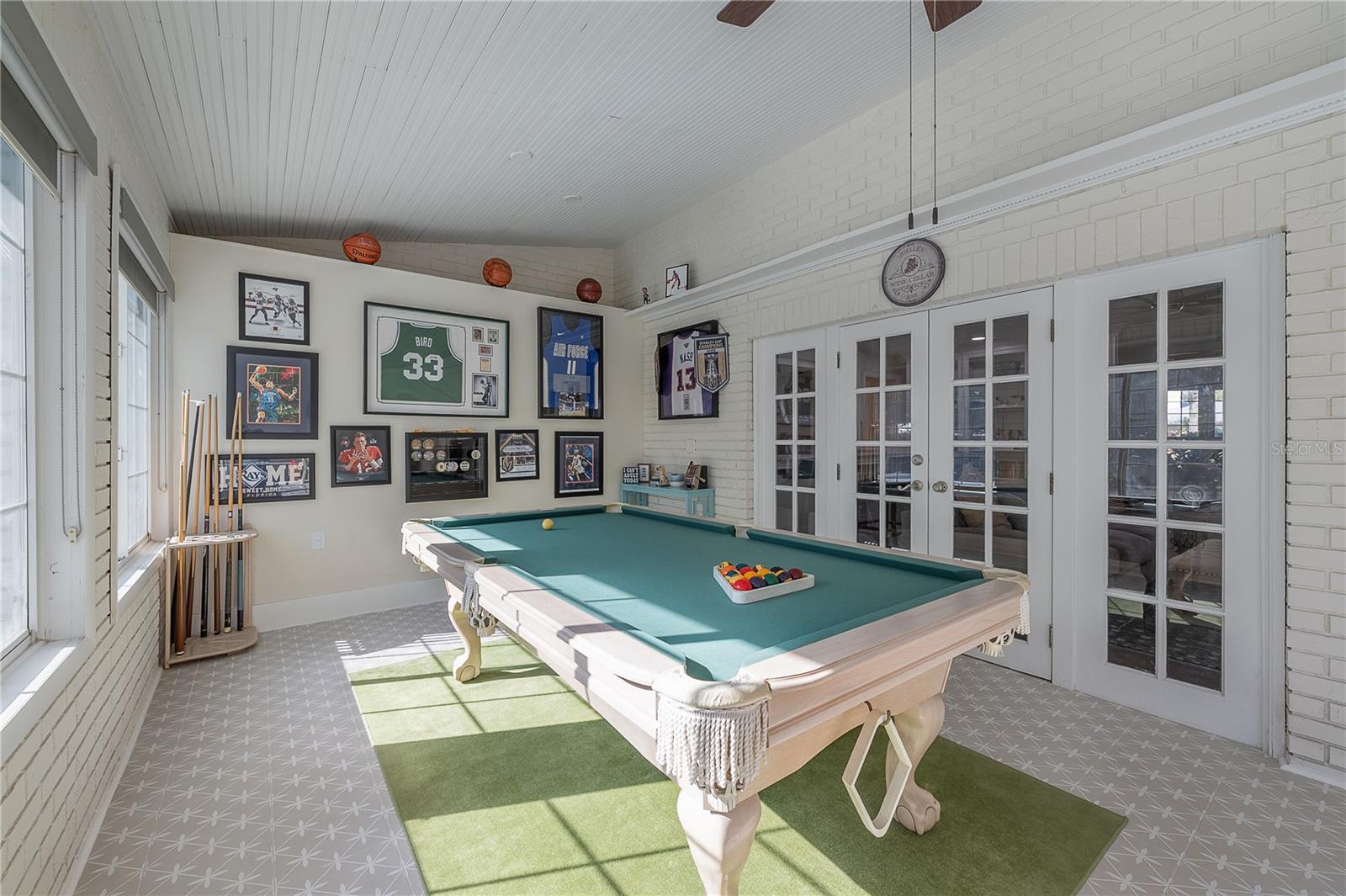 7922 SPRING VALLEY DR