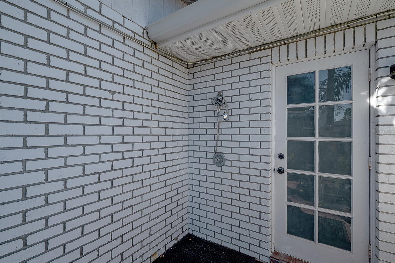 7922 SPRING VALLEY DR