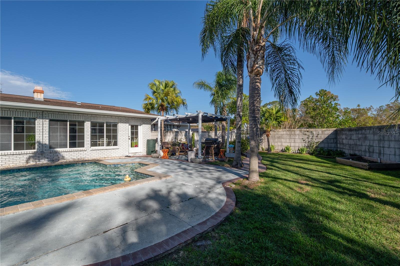 7922 SPRING VALLEY DR