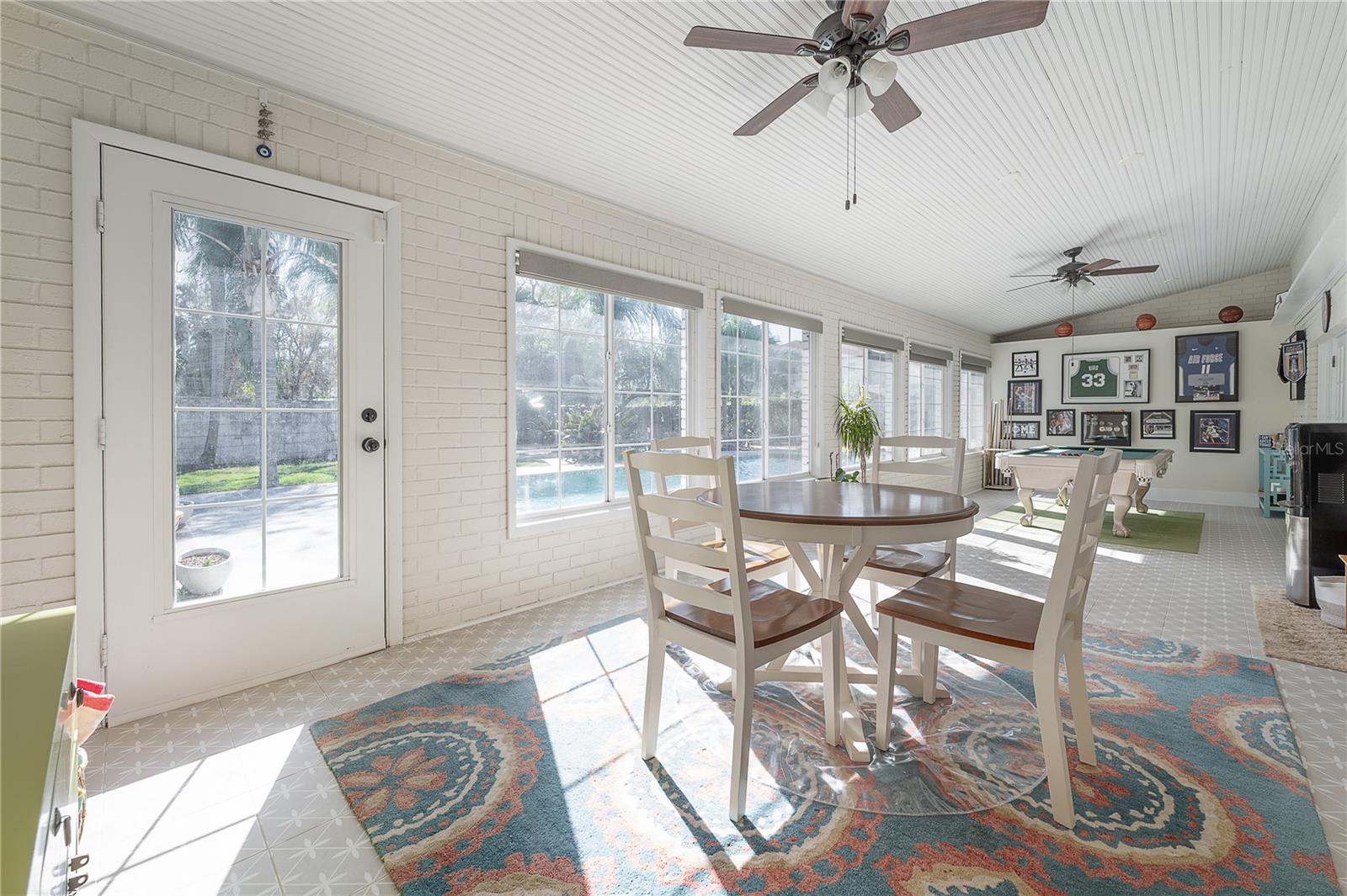 7922 SPRING VALLEY DR