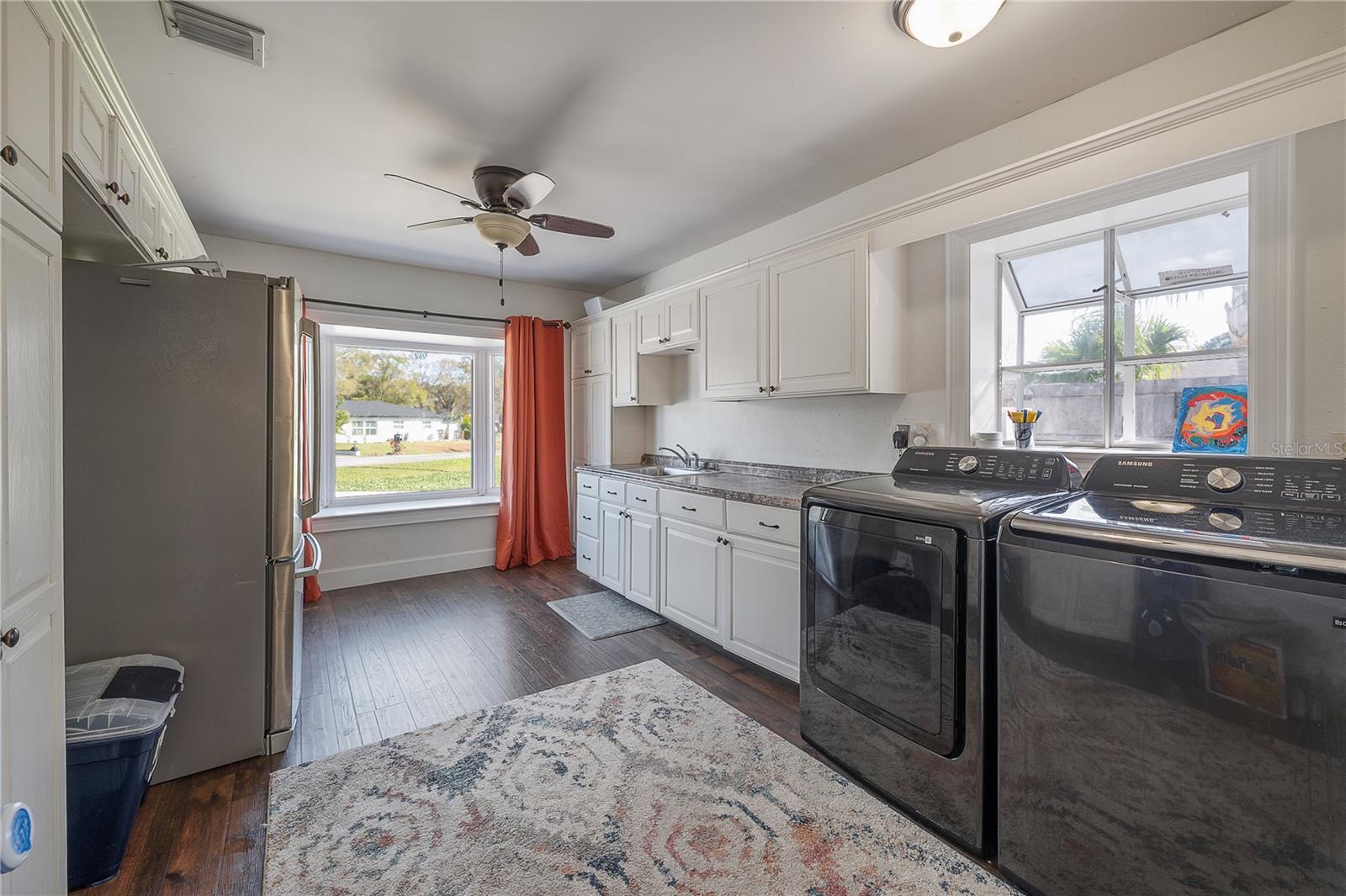 7922 SPRING VALLEY DR