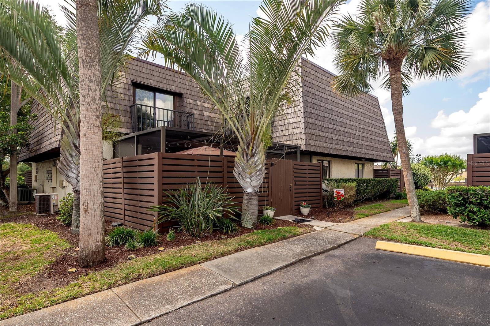 15344 E POND WOODS DR