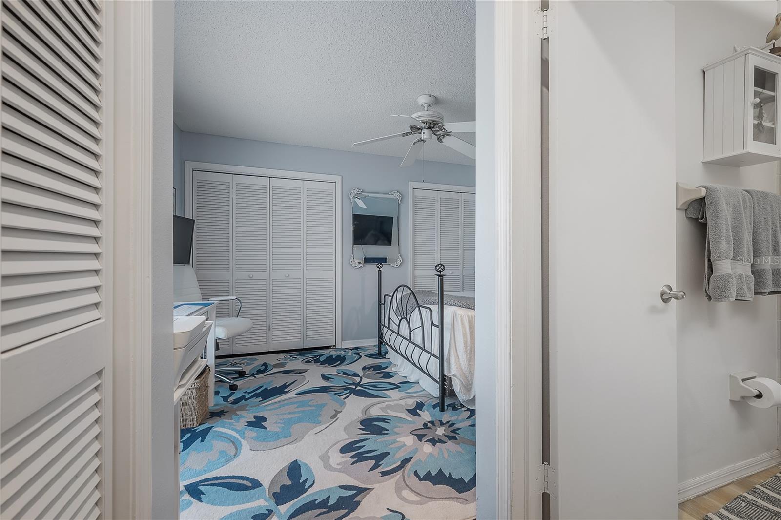 15344 E POND WOODS DR