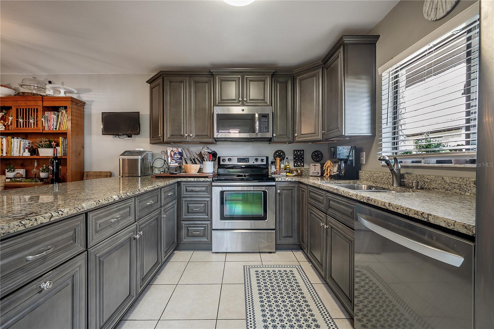 15344 E POND WOODS DR