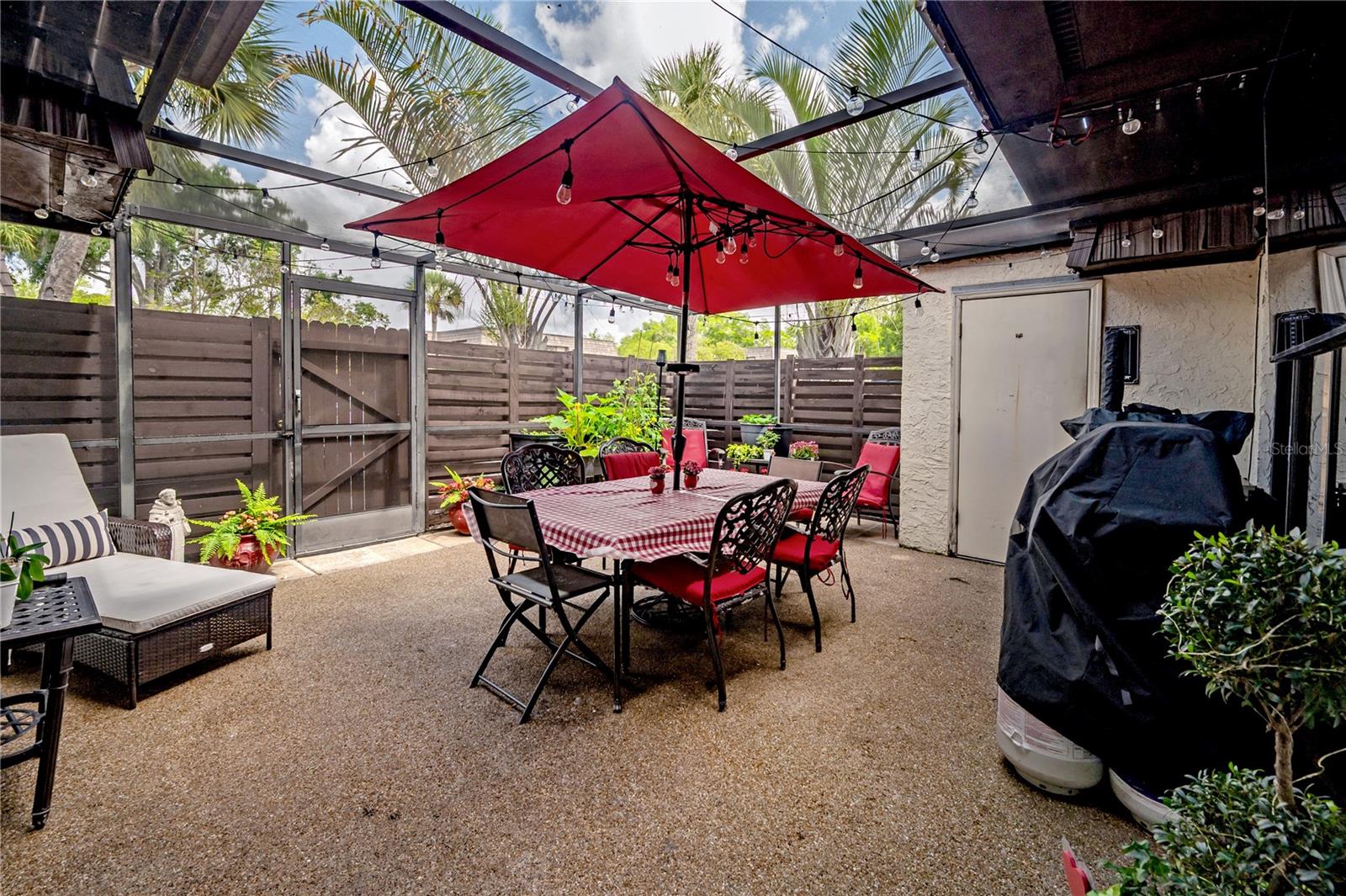 15344 E POND WOODS DR