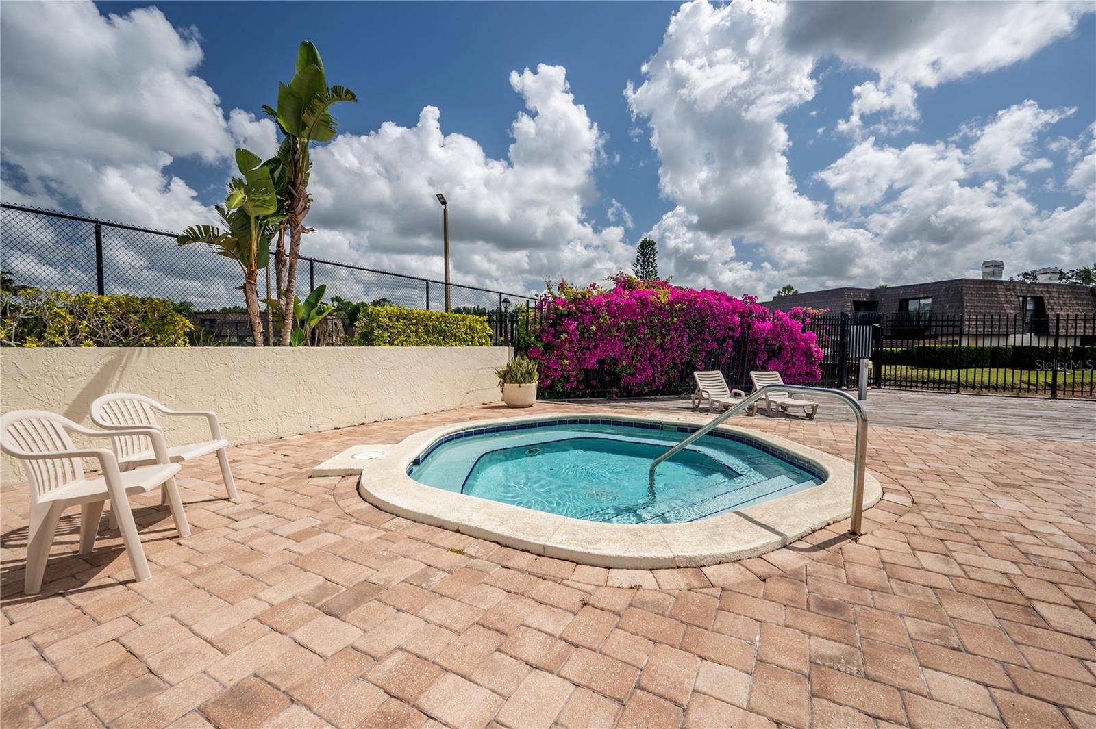 15344 E POND WOODS DR