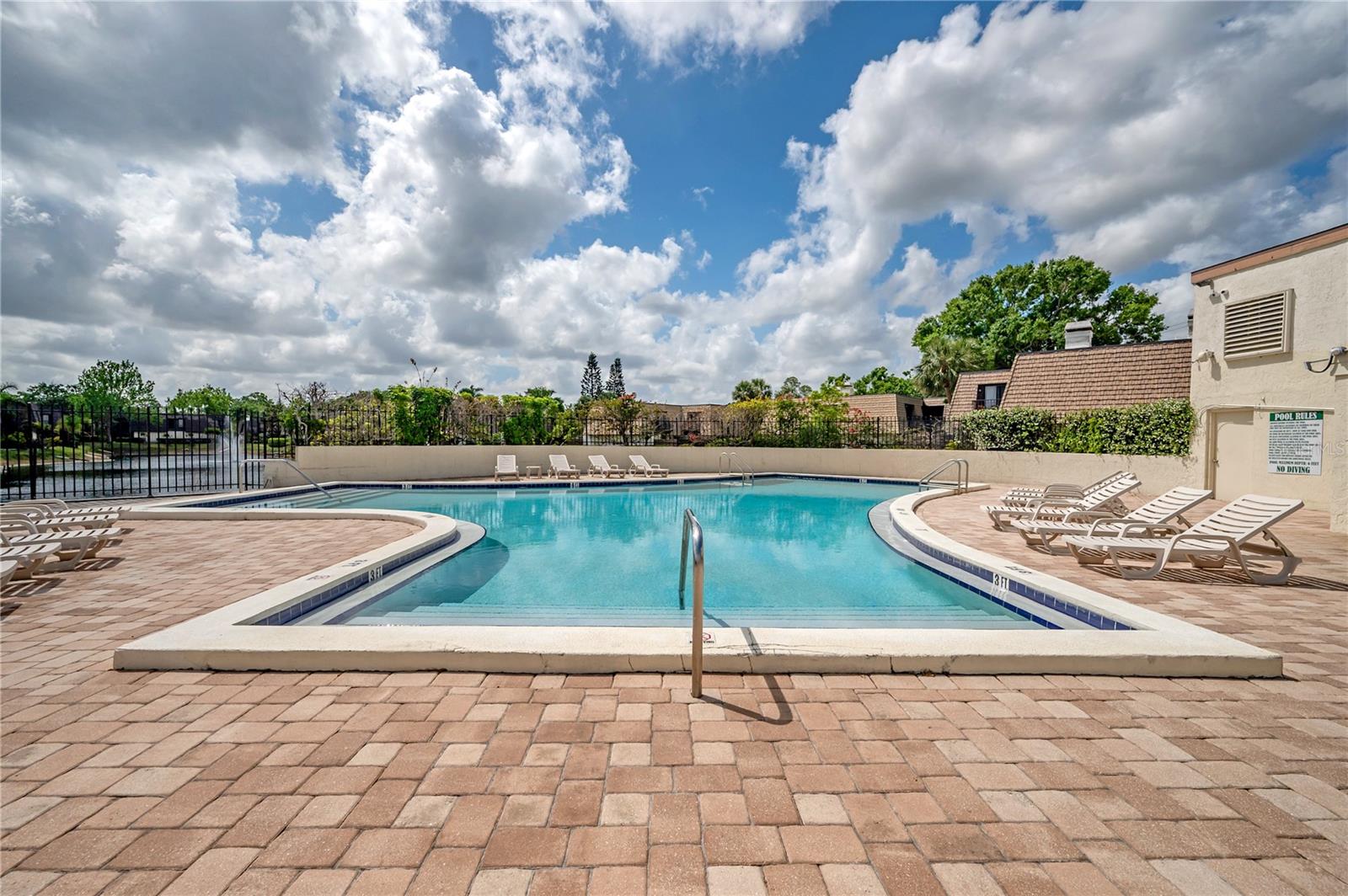 15344 E POND WOODS DR