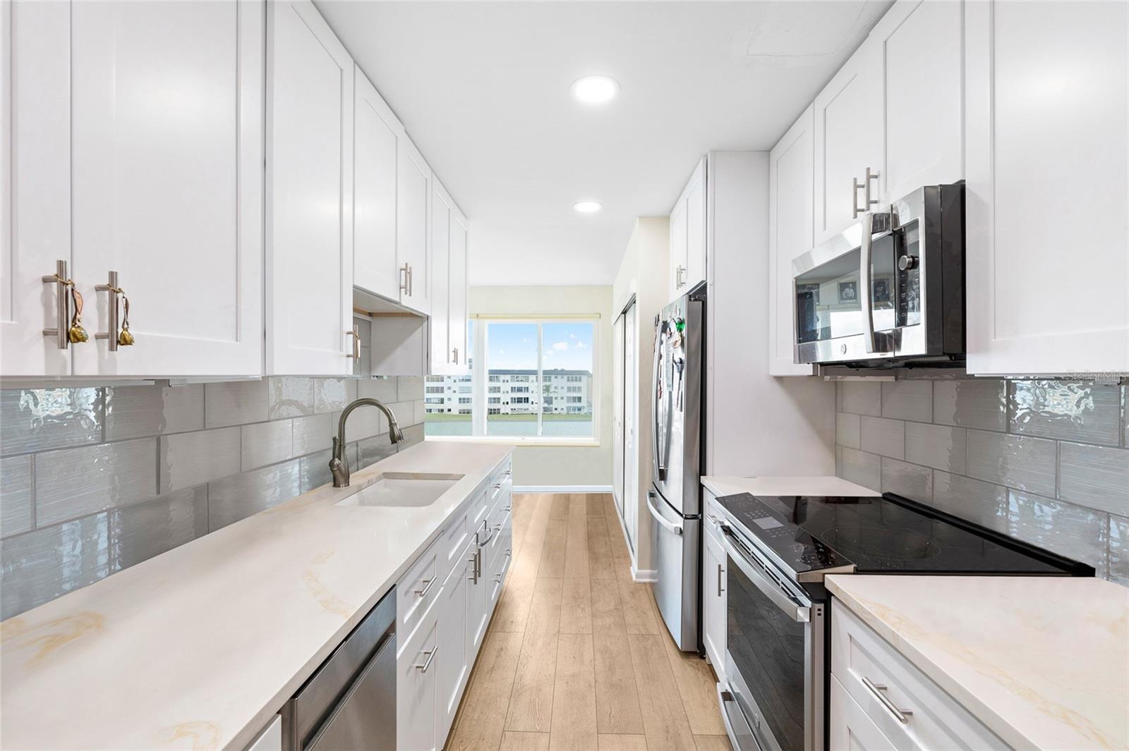 6025 SHORE BLVD S #409