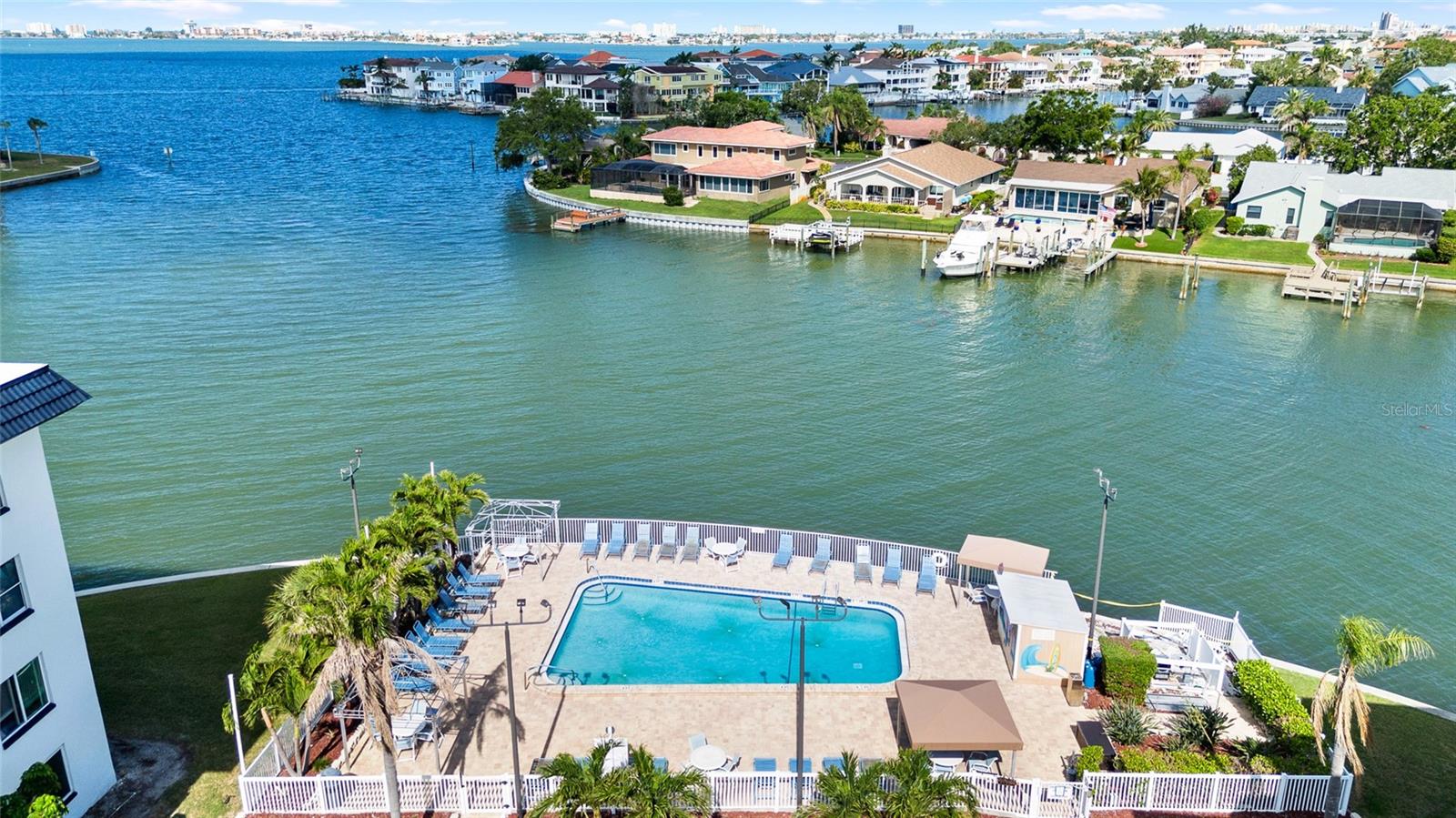 6025 SHORE BLVD S #409