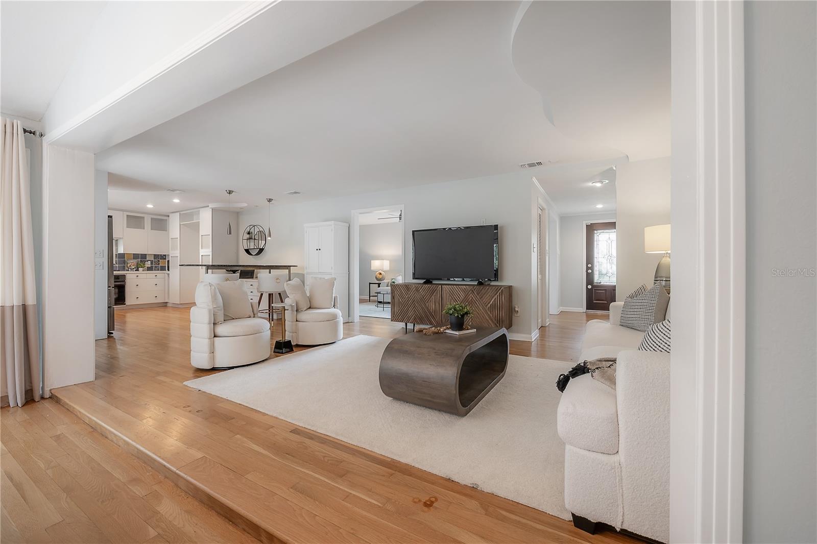 4620 W BEACH PARK DR