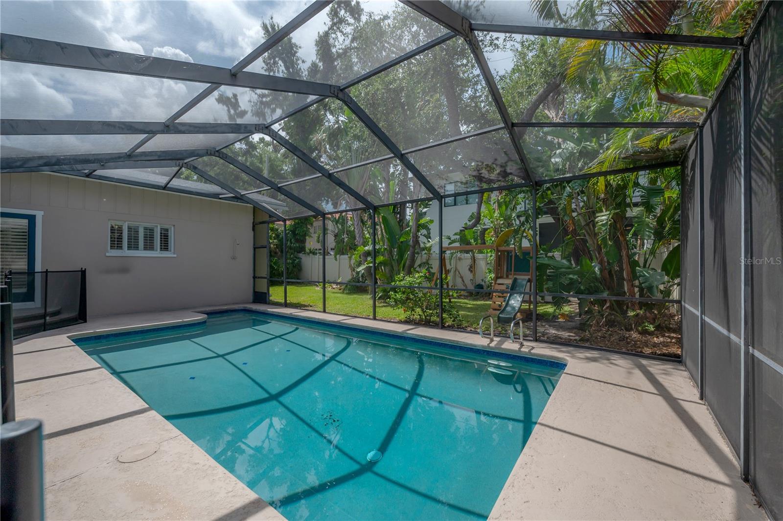 4620 W BEACH PARK DR