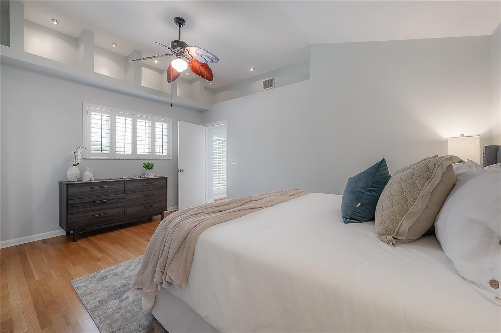 4620 W BEACH PARK DR