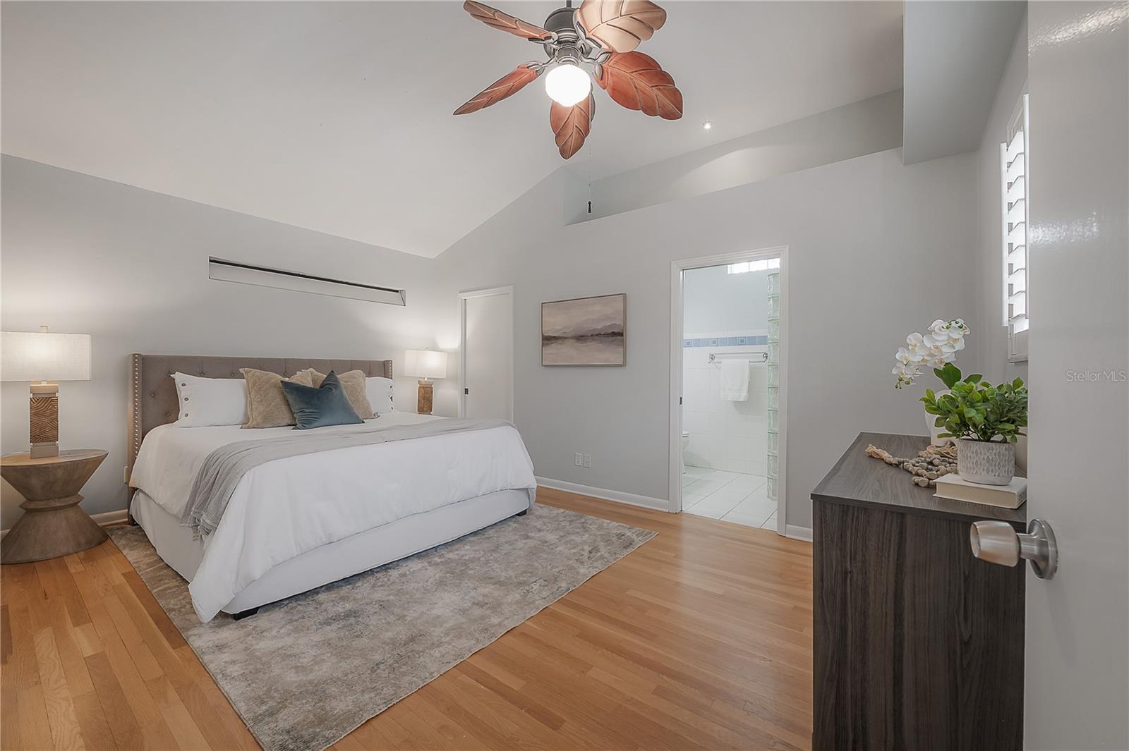 4620 W BEACH PARK DR