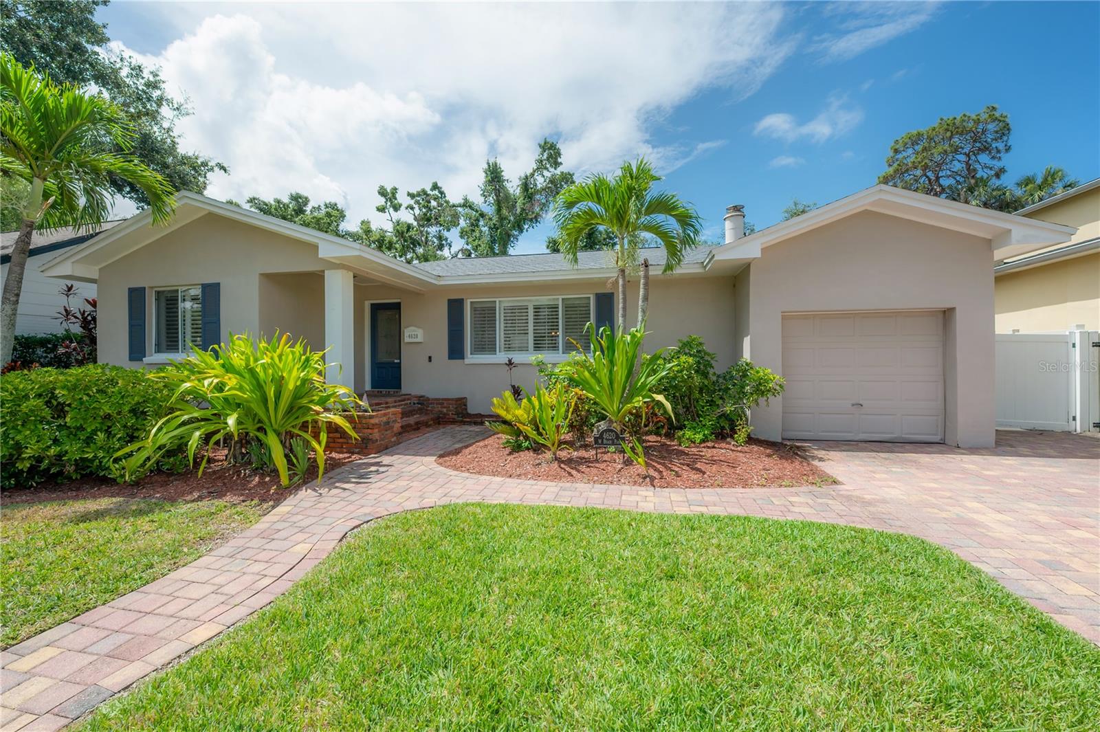 4620 W BEACH PARK DR