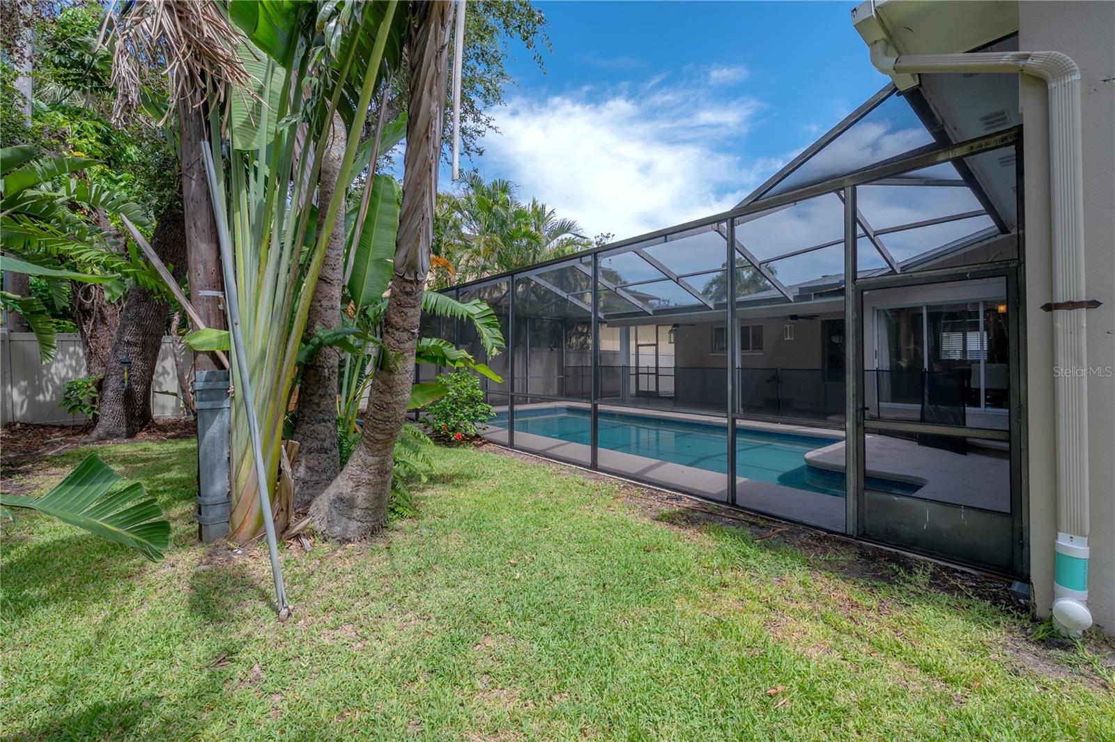 4620 W BEACH PARK DR