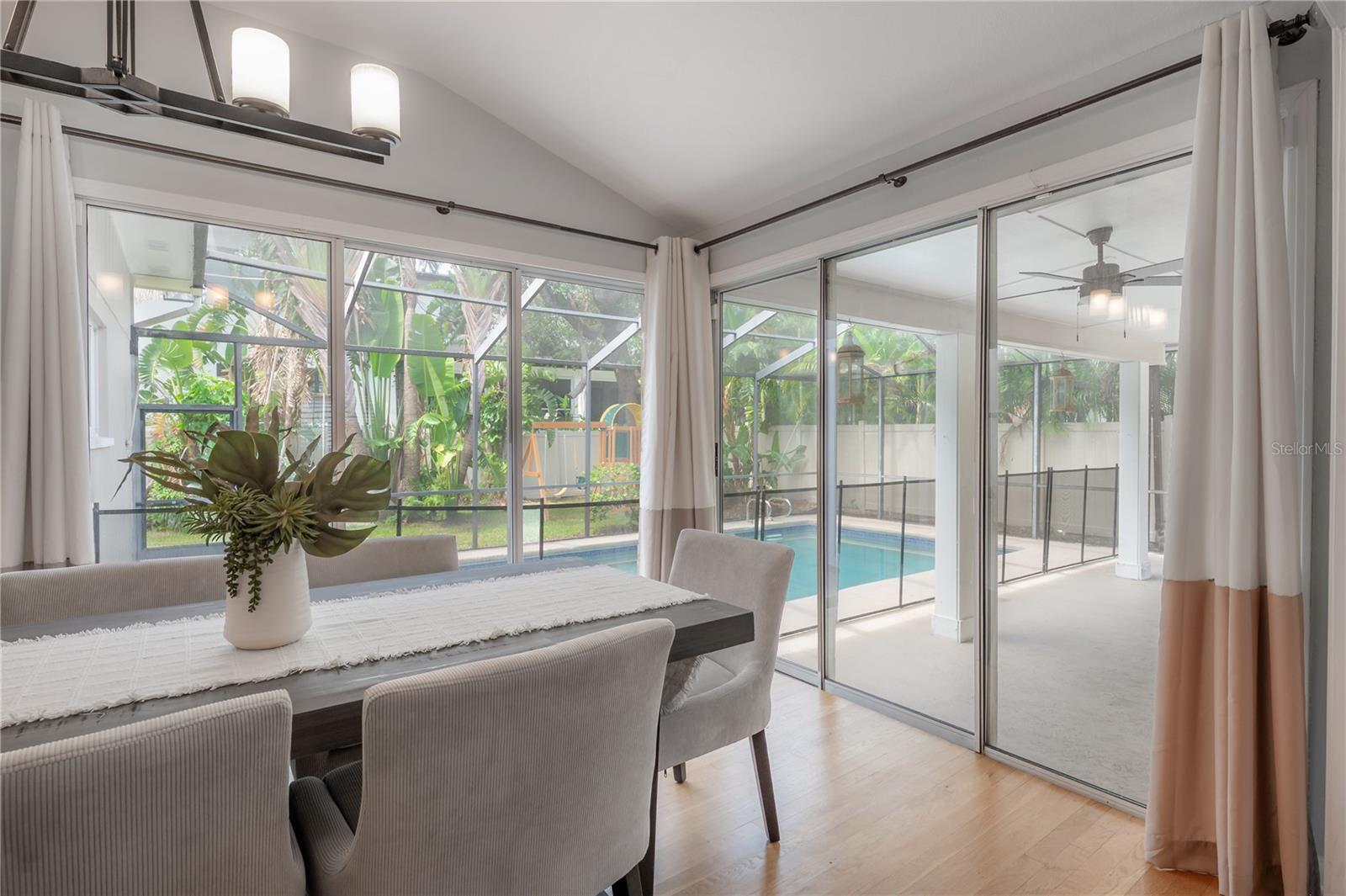 4620 W BEACH PARK DR