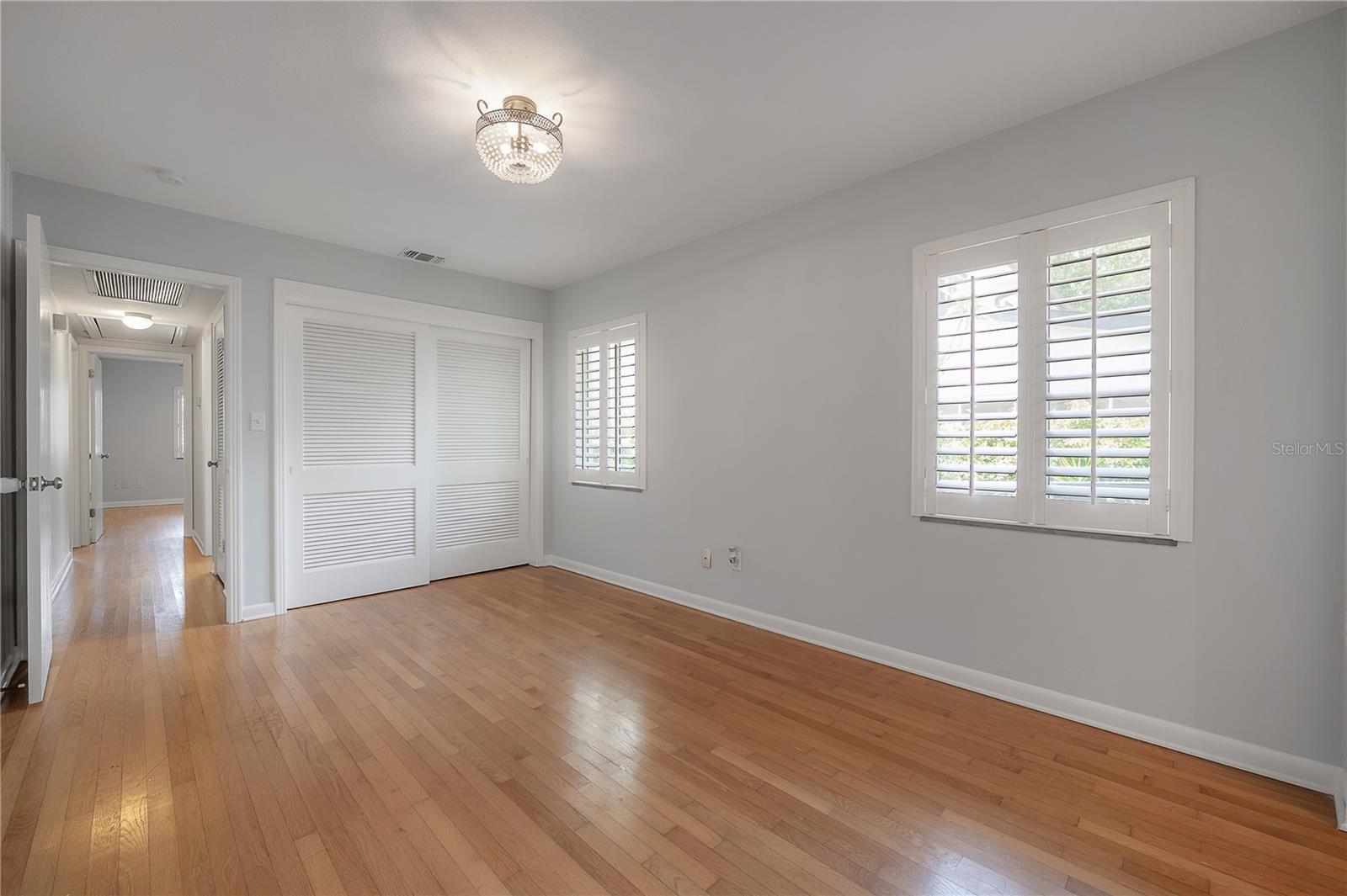 4620 W BEACH PARK DR